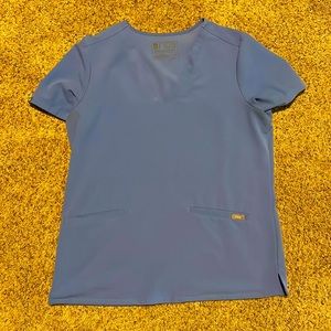 Figs medium scrub top